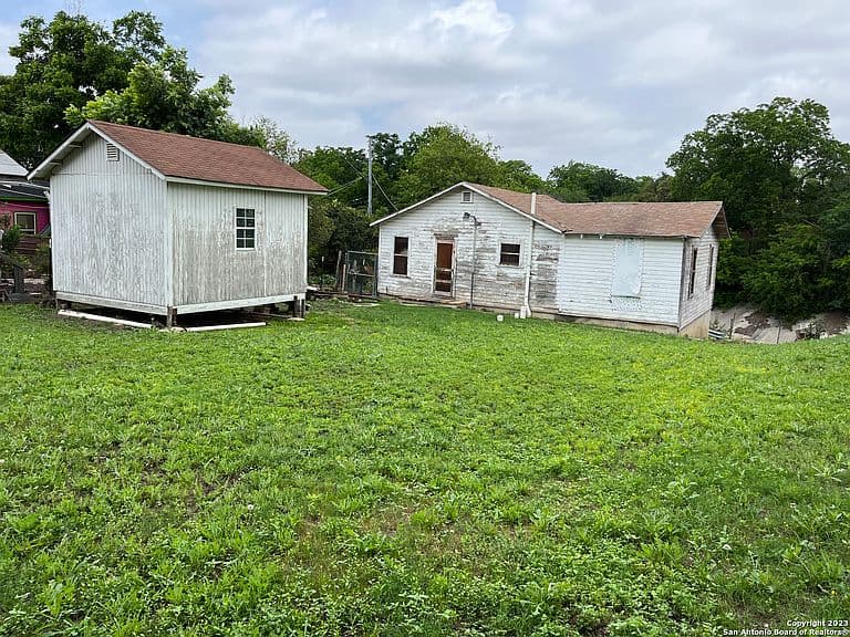 Listing photo 3