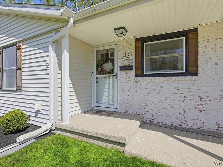 Listing photo 4