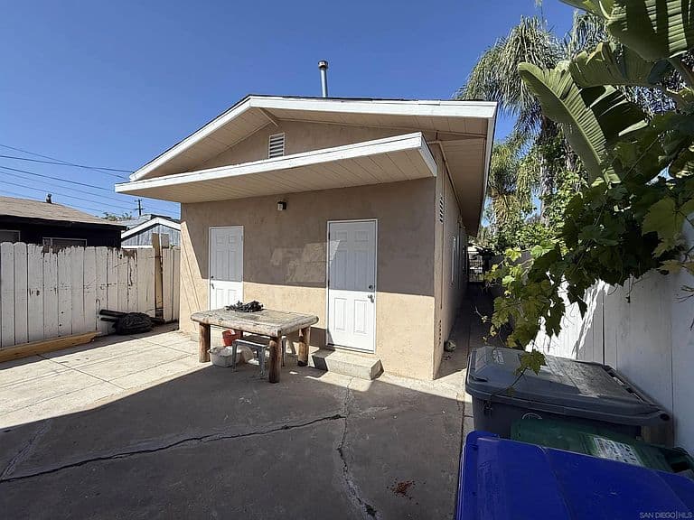 Listing photo 4