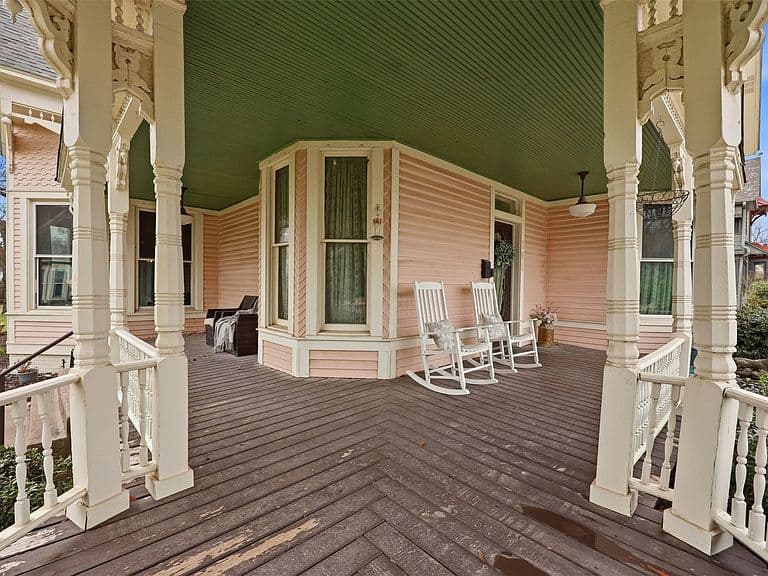 Listing photo 4