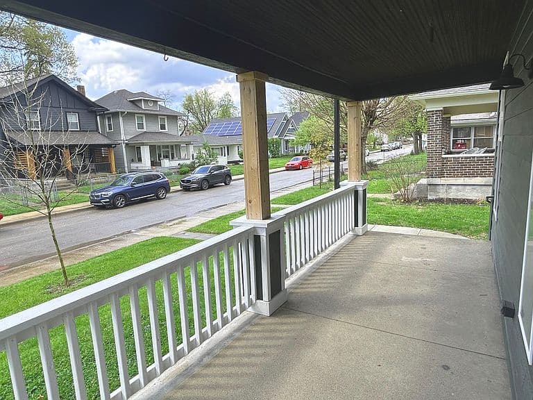 Listing photo 3