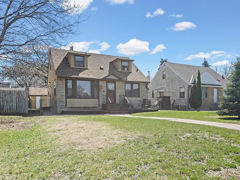 Listing photo 3