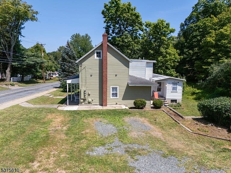 Listing photo 5