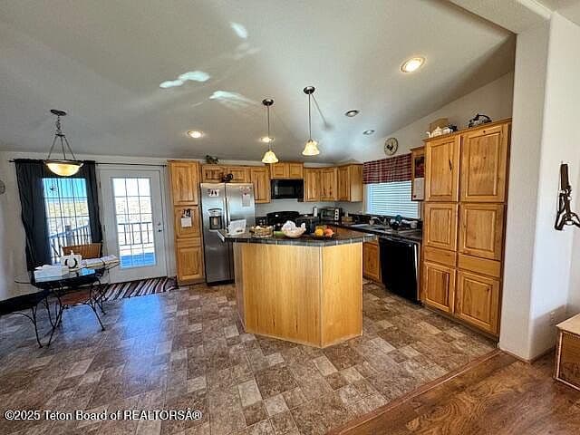 Listing photo 3
