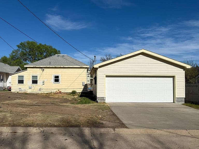 Listing photo 3