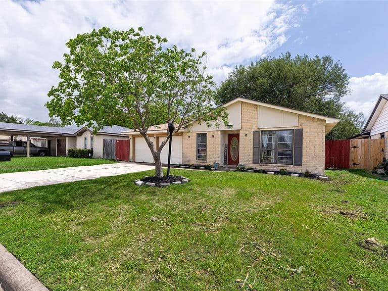 Listing photo 3