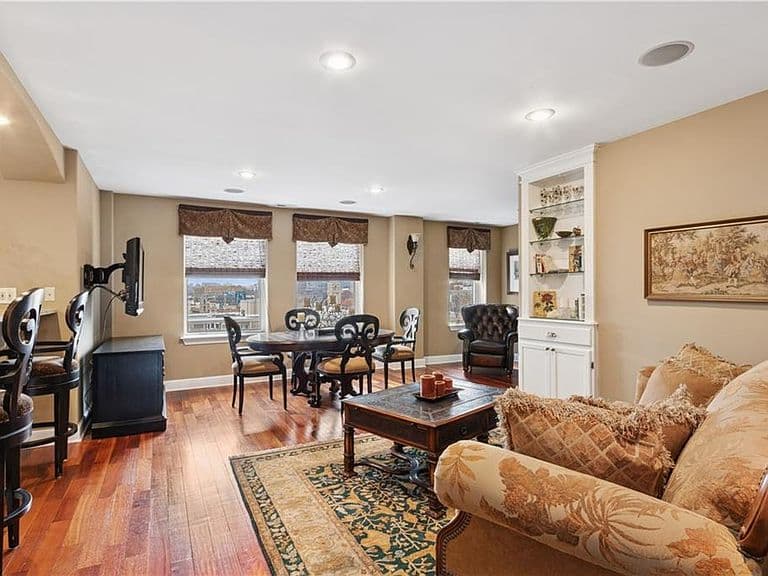 Listing photo 4