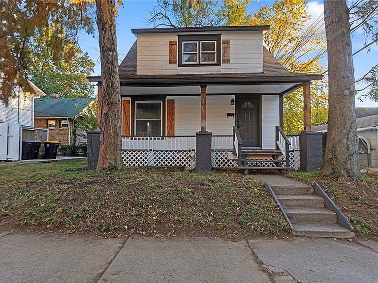 Listing photo 2