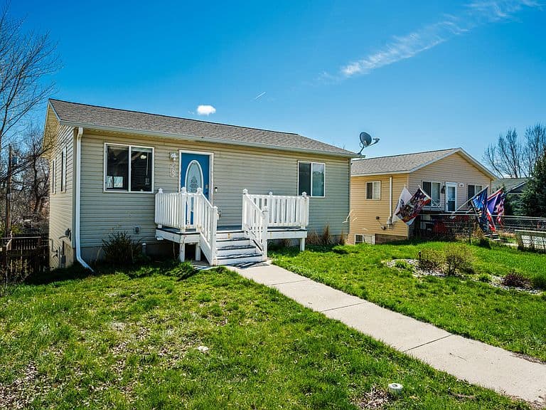 Listing photo 2