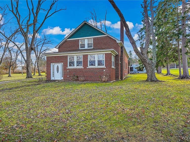 Listing photo 4
