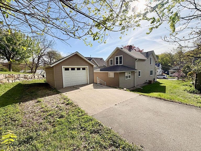Listing photo 5