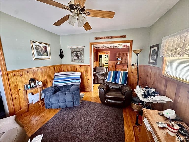 Listing photo 3