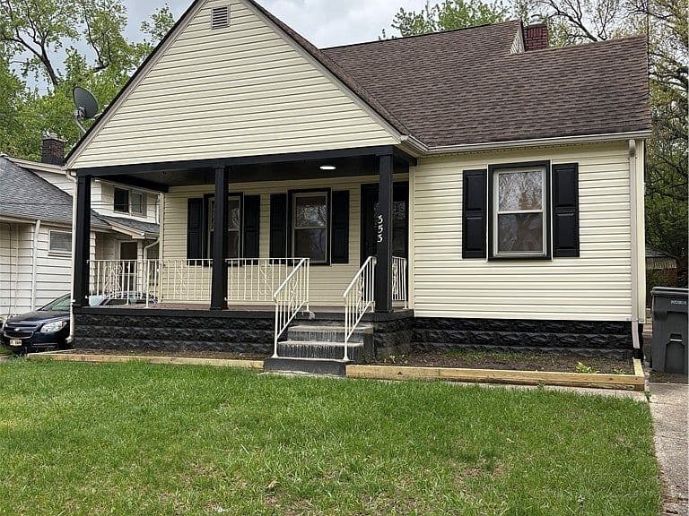 Listing photo 2