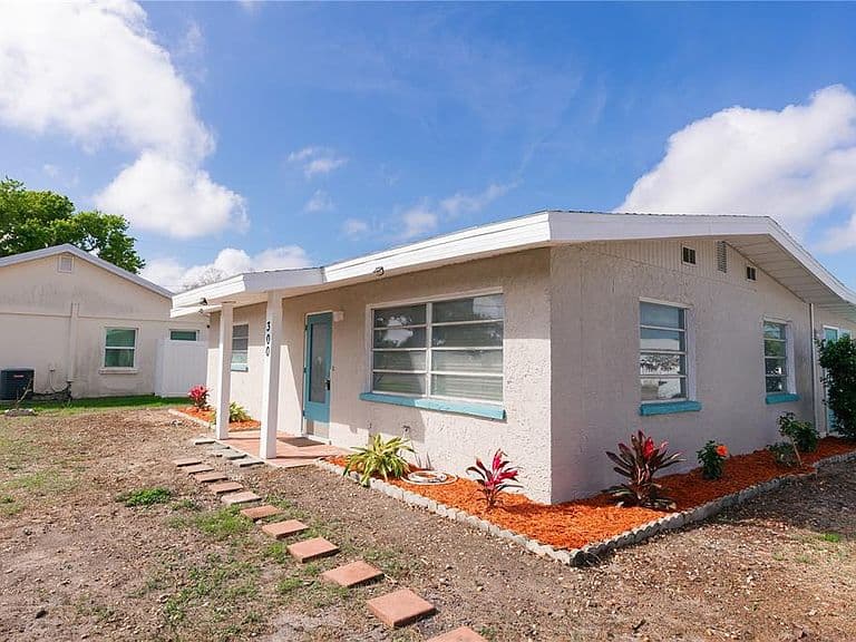 Listing photo 4