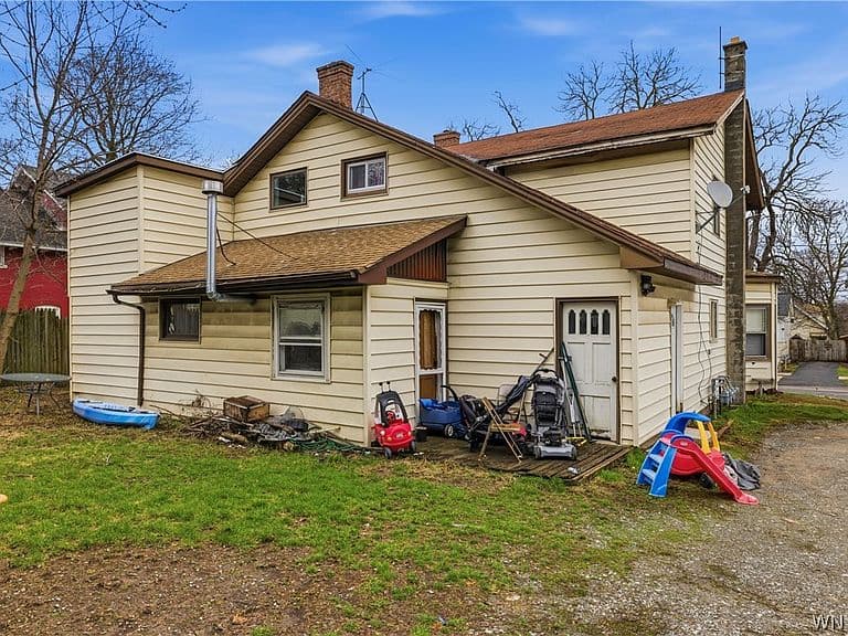 Listing photo 4