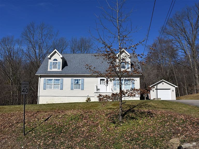 Listing photo 2