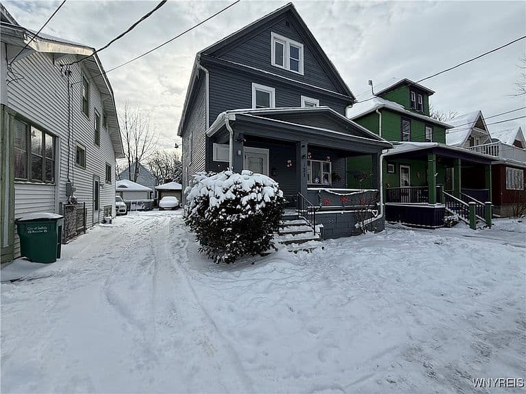 Listing photo 2