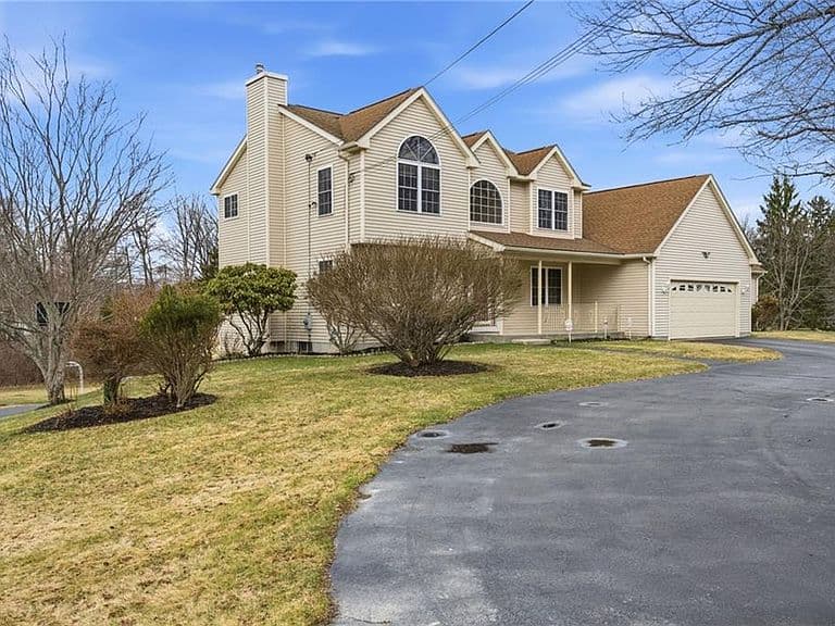 Listing photo 3
