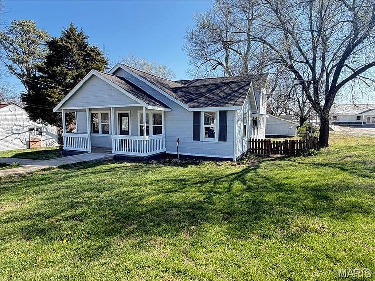 Listing photo 3