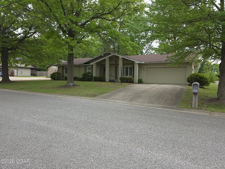 Listing photo
