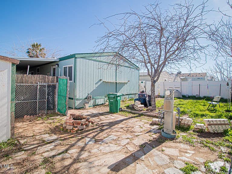 Listing photo 4