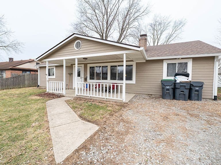 Listing photo 2