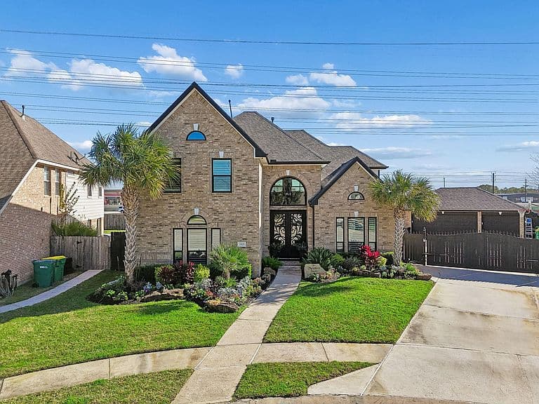 Listing photo 3
