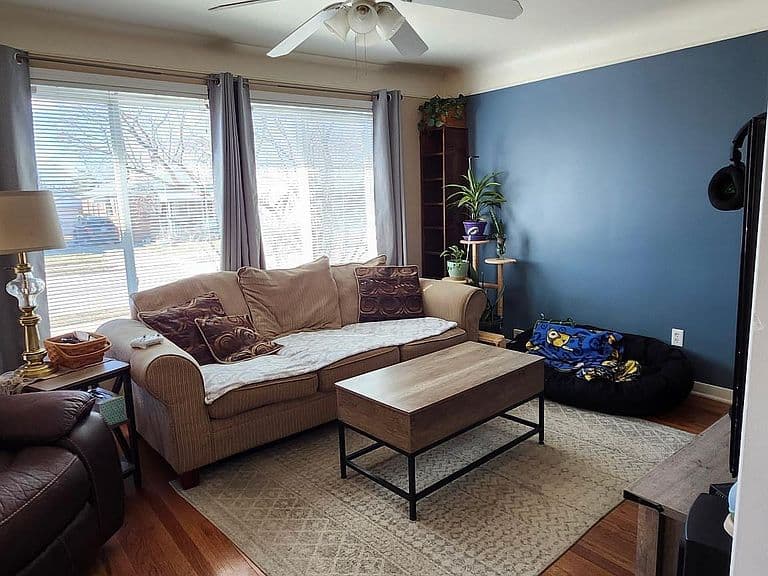 Listing photo 2