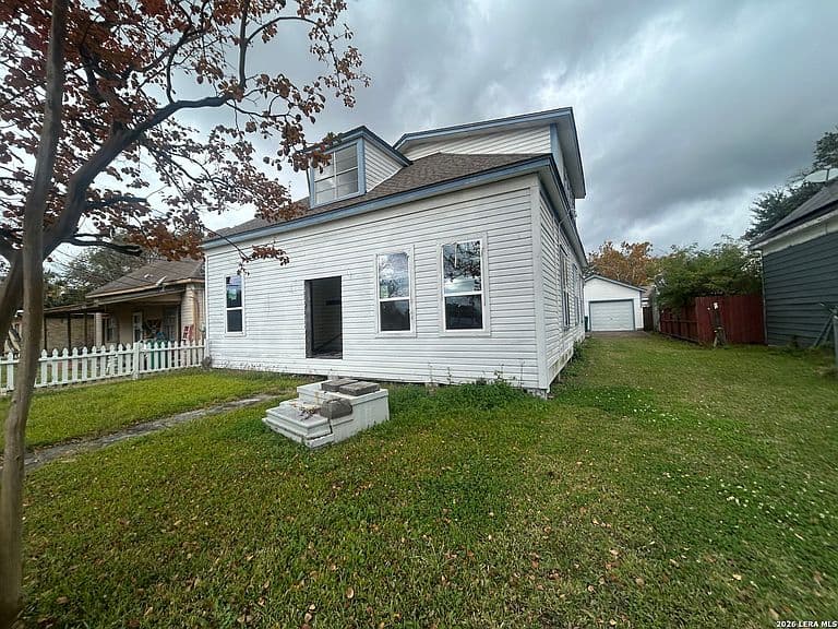 Listing photo 4