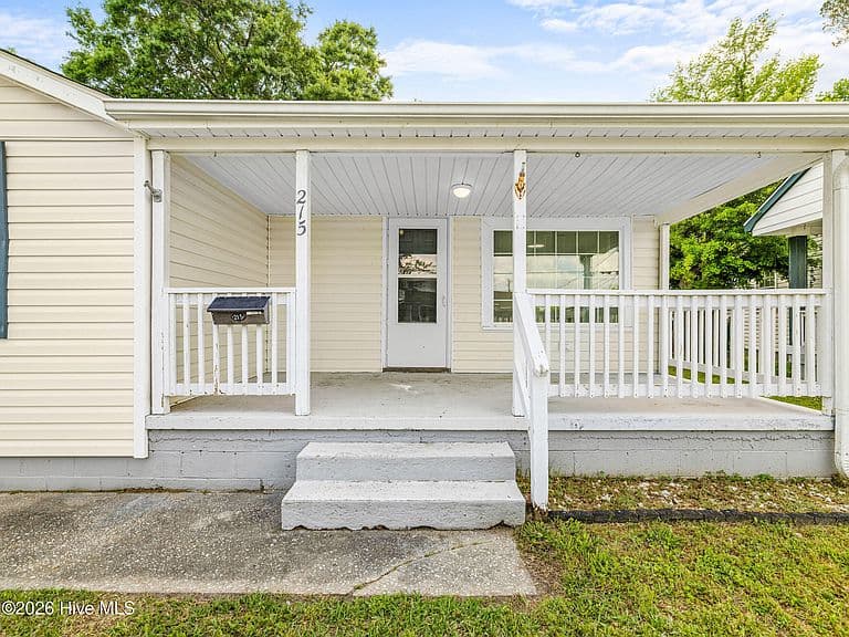 Listing photo 4