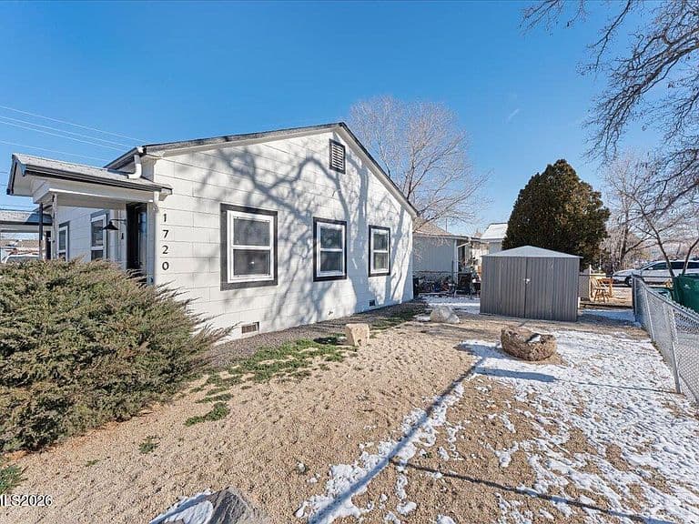 Listing photo 2
