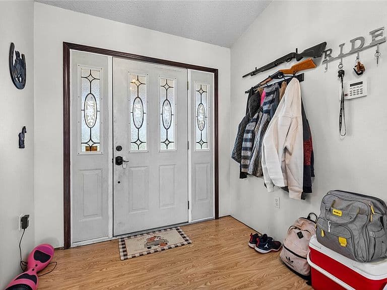Listing photo 5