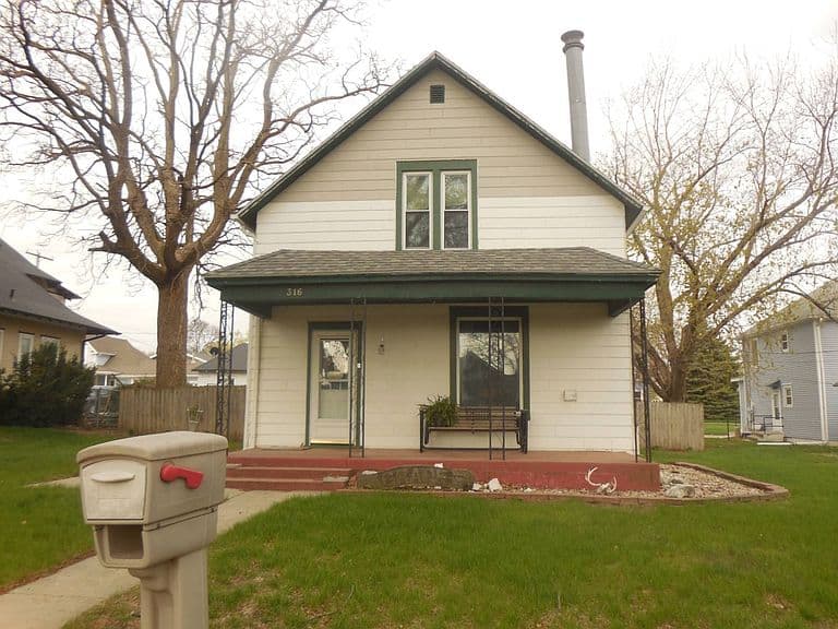 Listing photo 2