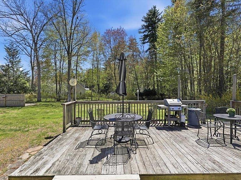 Listing photo 5