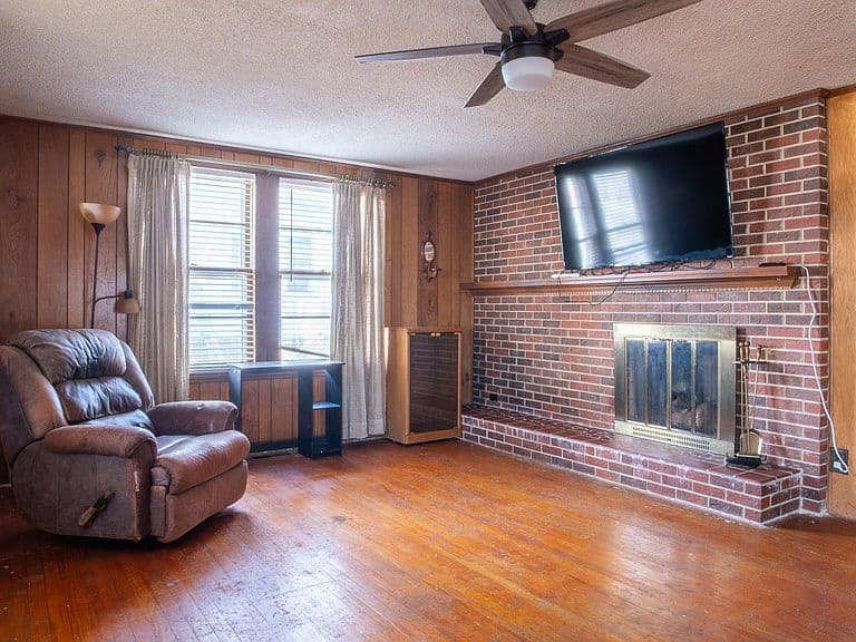 Listing photo 4