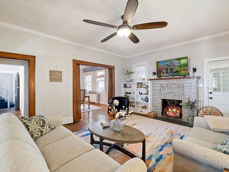 Listing photo 5