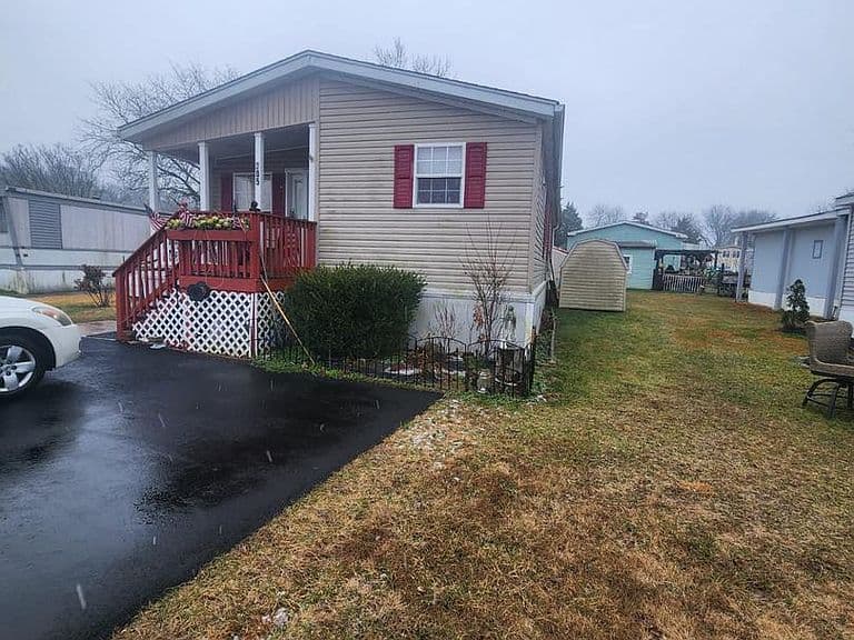Listing photo 2