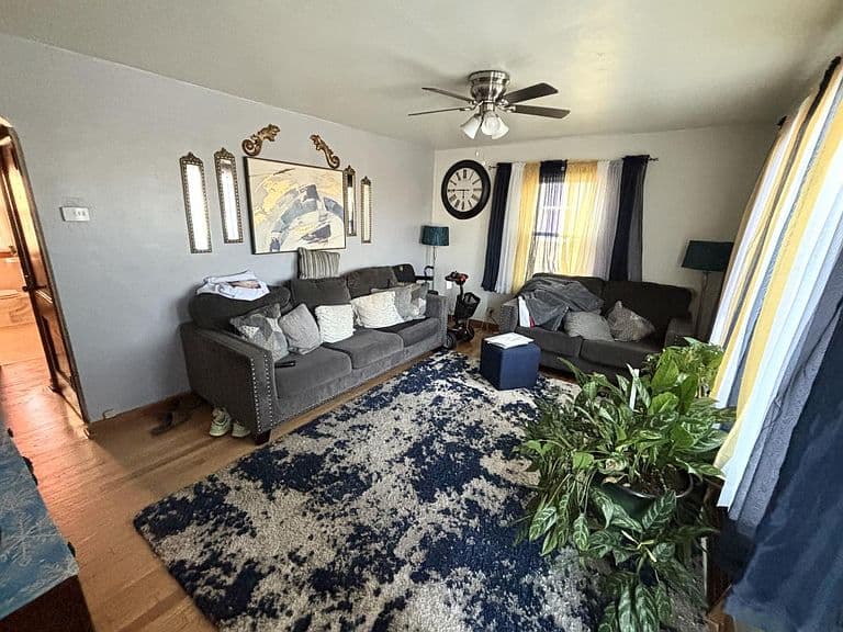 Listing photo 3