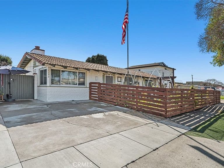 Listing photo 5