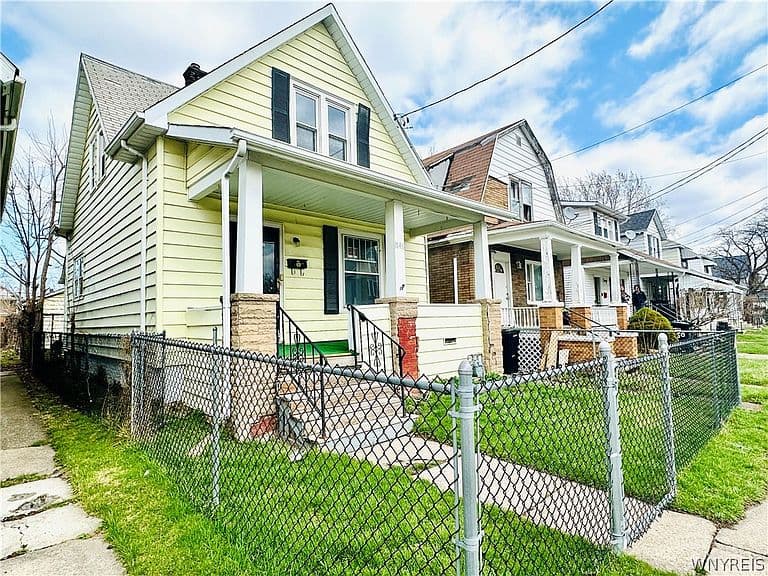 Listing photo 3