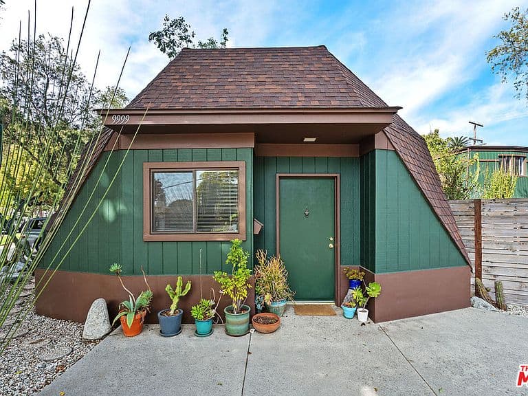 Listing photo 2
