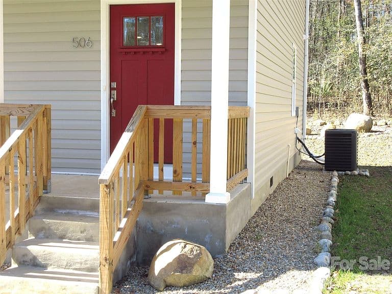 Listing photo 5