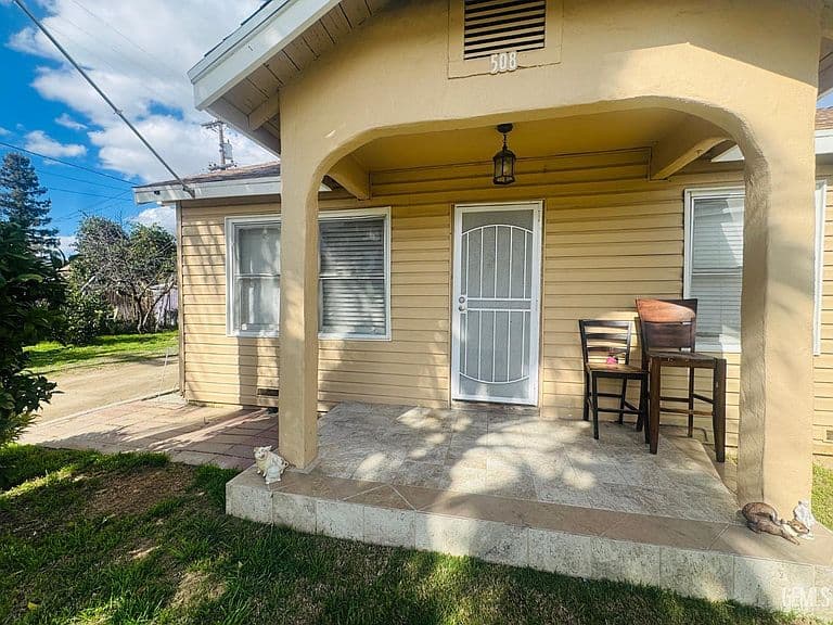 Listing photo 3