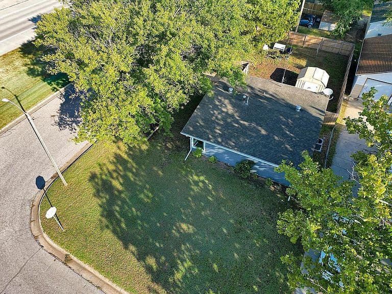 Listing photo 4