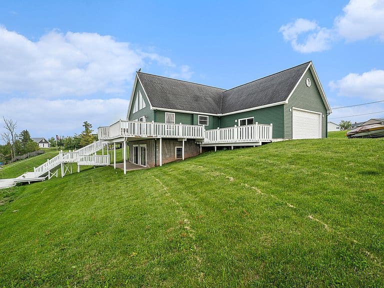 Listing photo 5