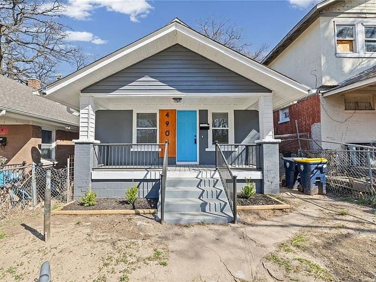 Listing photo 2
