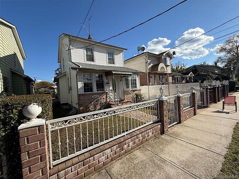 Listing photo 3
