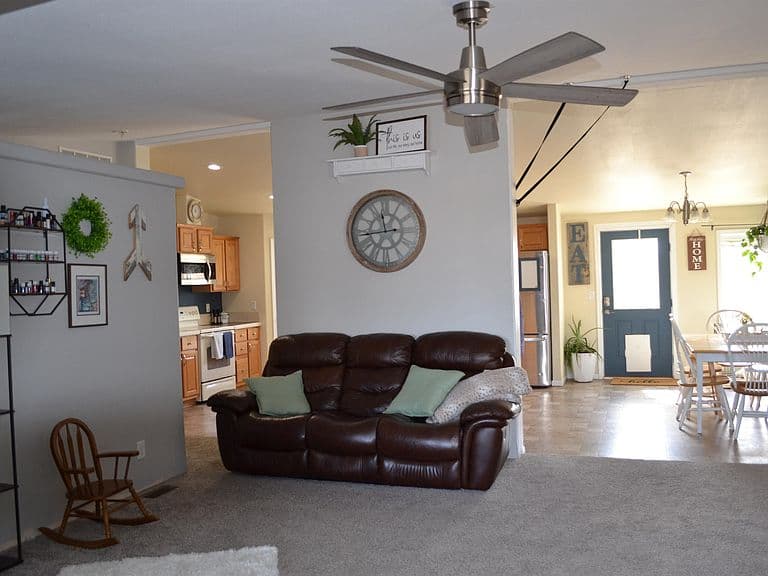 Listing photo 4