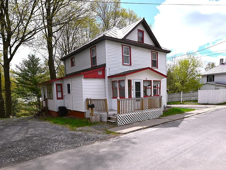 Listing photo 2