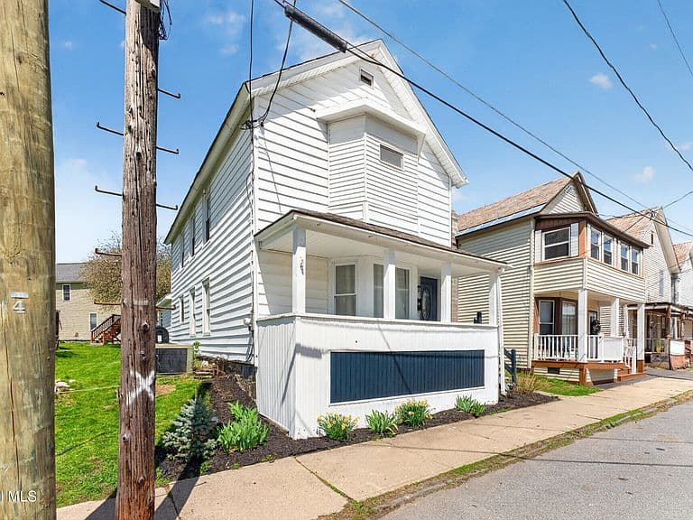 Listing photo 4